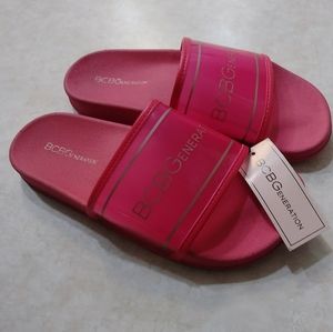 BCBG pink Slides NWT